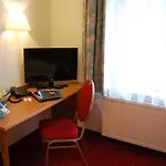 City-hotel Am Wasserturm Halle 4*
