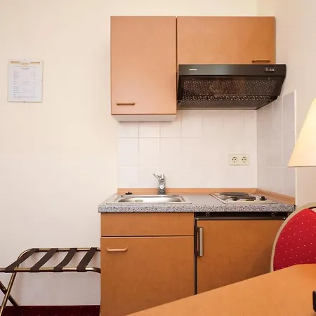 City-hotel Am Wasserturm Halle Отель Галль