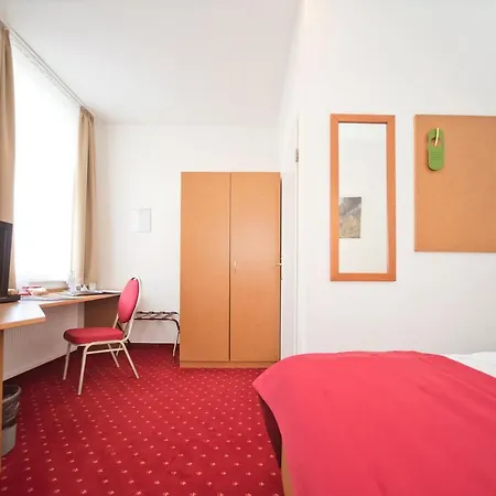 Отель City-hotel Am Wasserturm Halle 4*