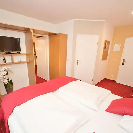 City-hotel Am Wasserturm Halle 4*