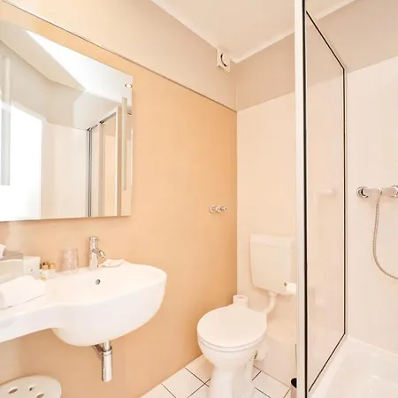 City-hotel Am Wasserturm Halle 4*