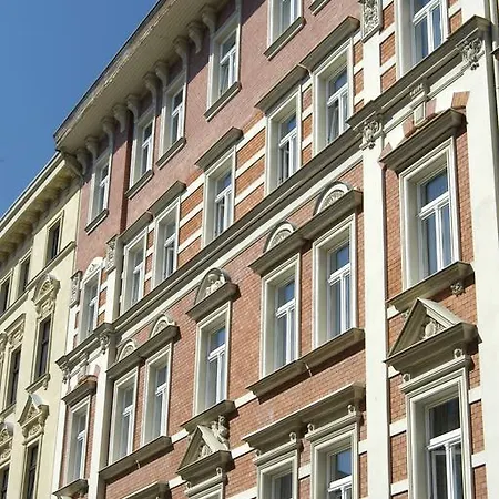 City-hotel Am Wasserturm Halle 4*