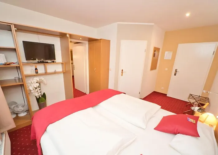 City-hotel Am Wasserturm Halle 4*