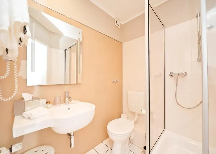 City-hotel Am Wasserturm Halle 4*