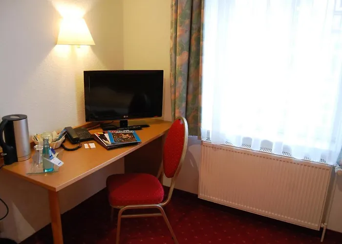 City-hotel Am Wasserturm Halle 4*